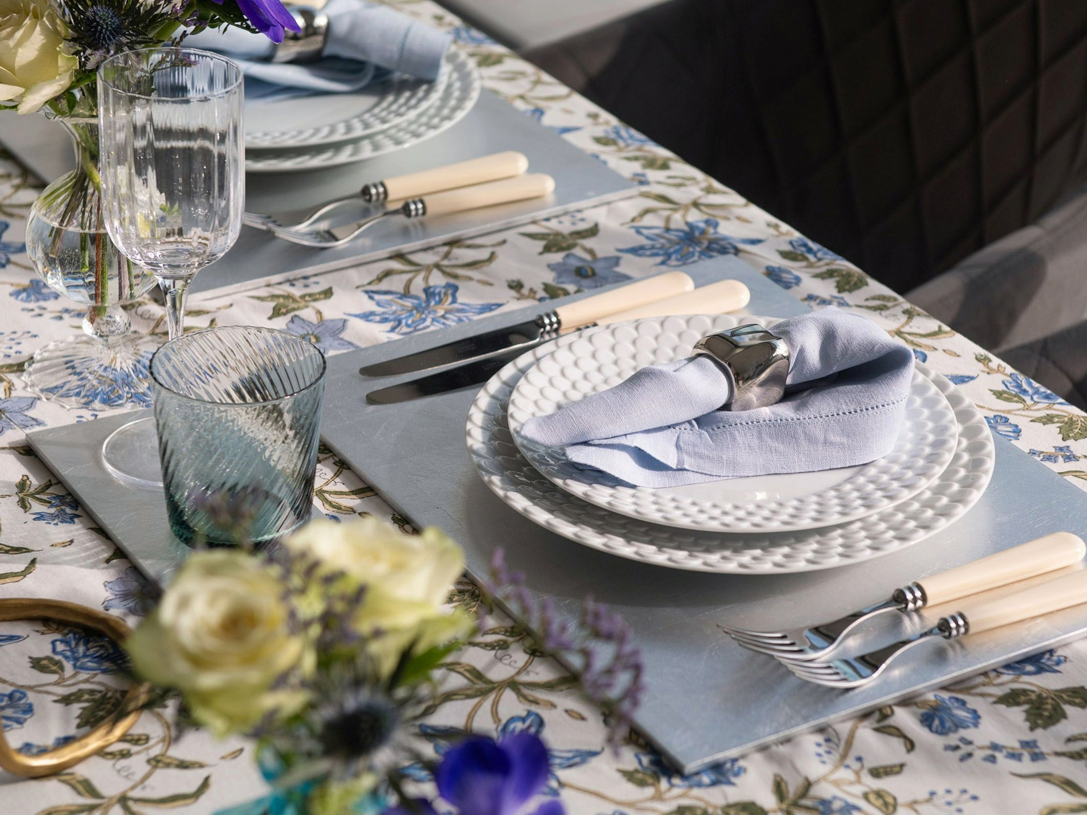 The Art of Dining: Choosing and Styling Luxury Placemats