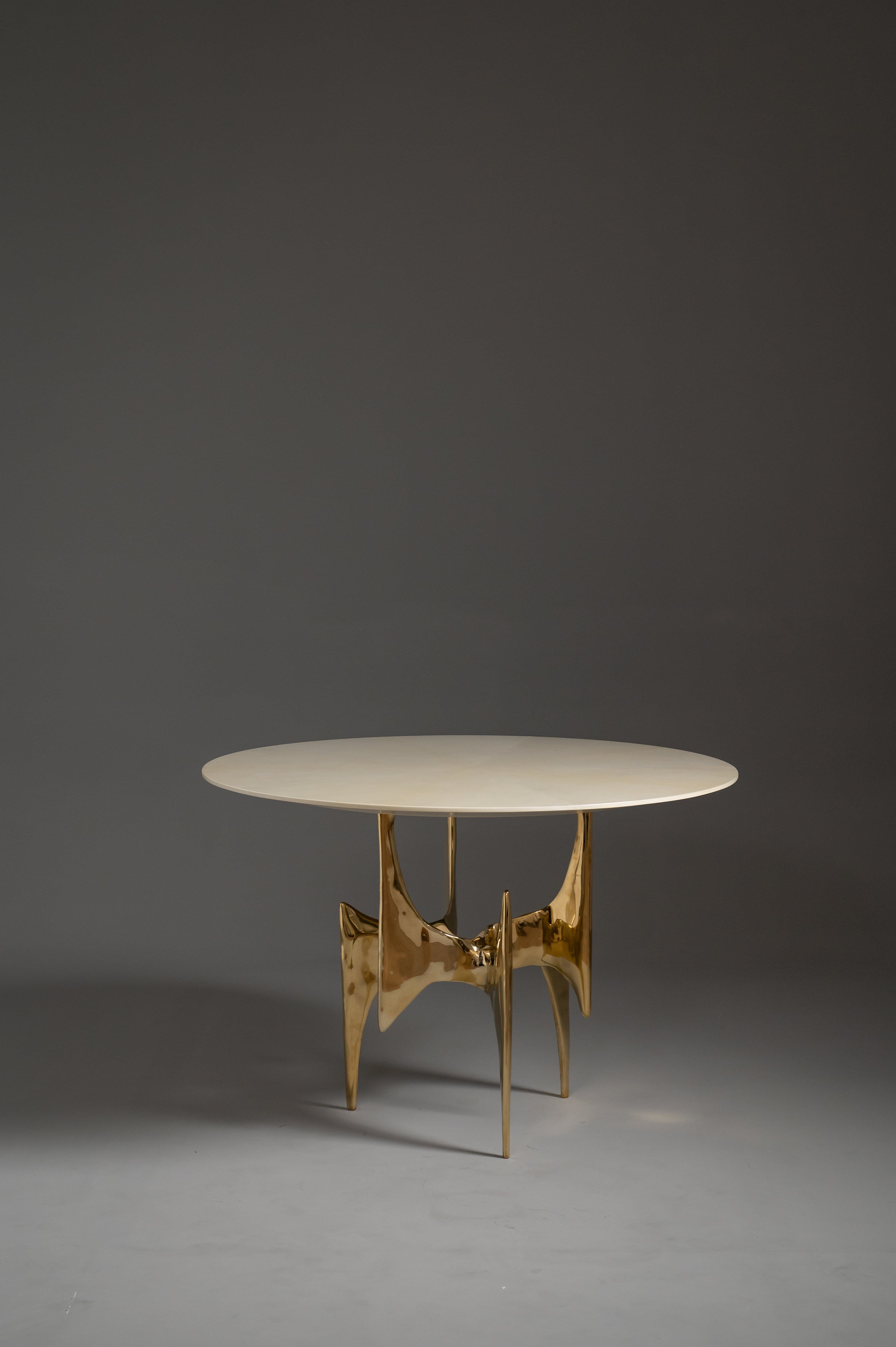 Ella Table