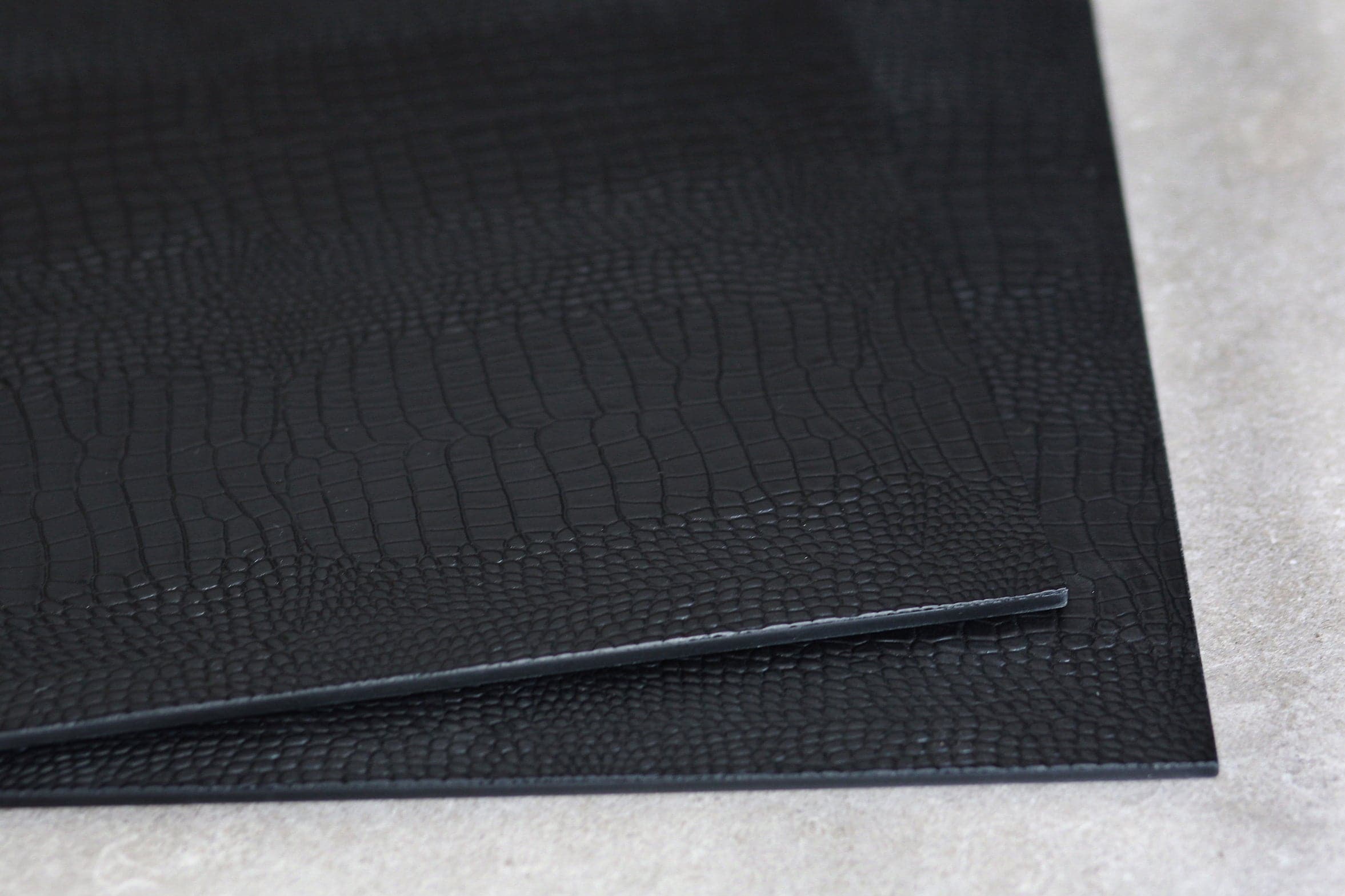 Serving Mat/Grand Placemat Python Black - Posh Trading Company  - Interior furnishings london